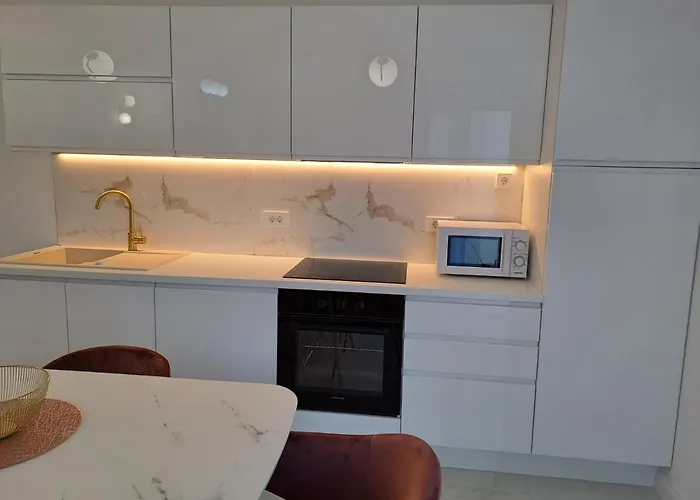 Bella Luxury アパート サリ
